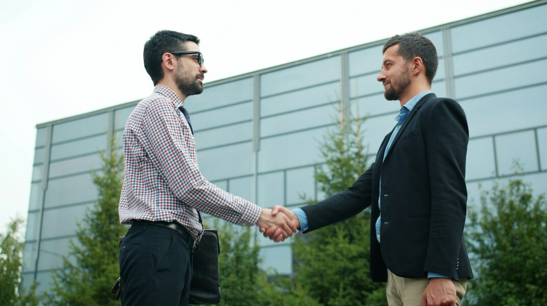 handshake deal close